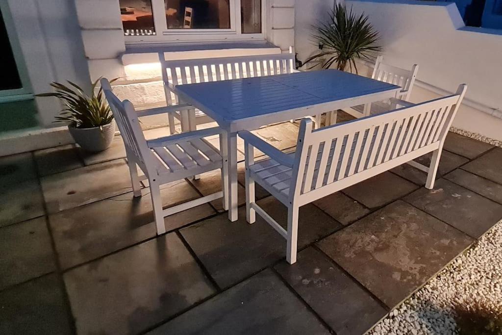 Beach View, 4 Bedroom House Opposite The Sea! Sleeps 10 Sandgate Dış mekan fotoğraf