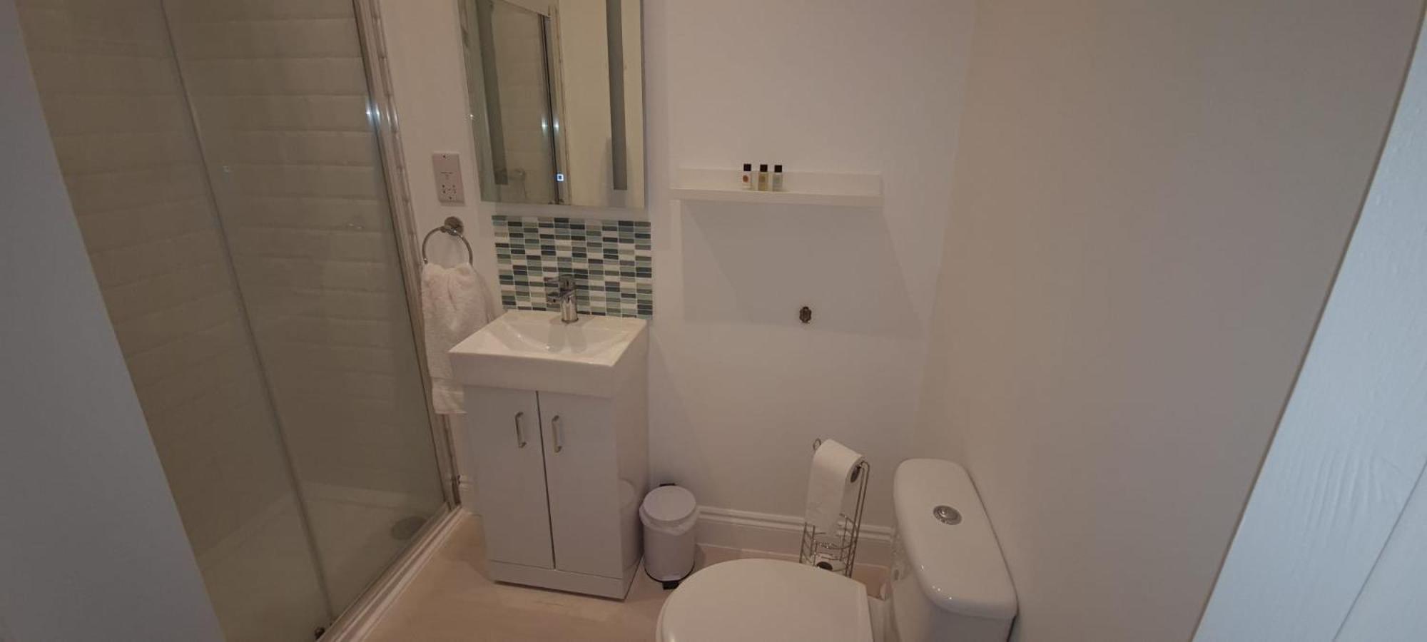 Beach View, 4 Bedroom House Opposite The Sea! Sleeps 10 Sandgate Dış mekan fotoğraf